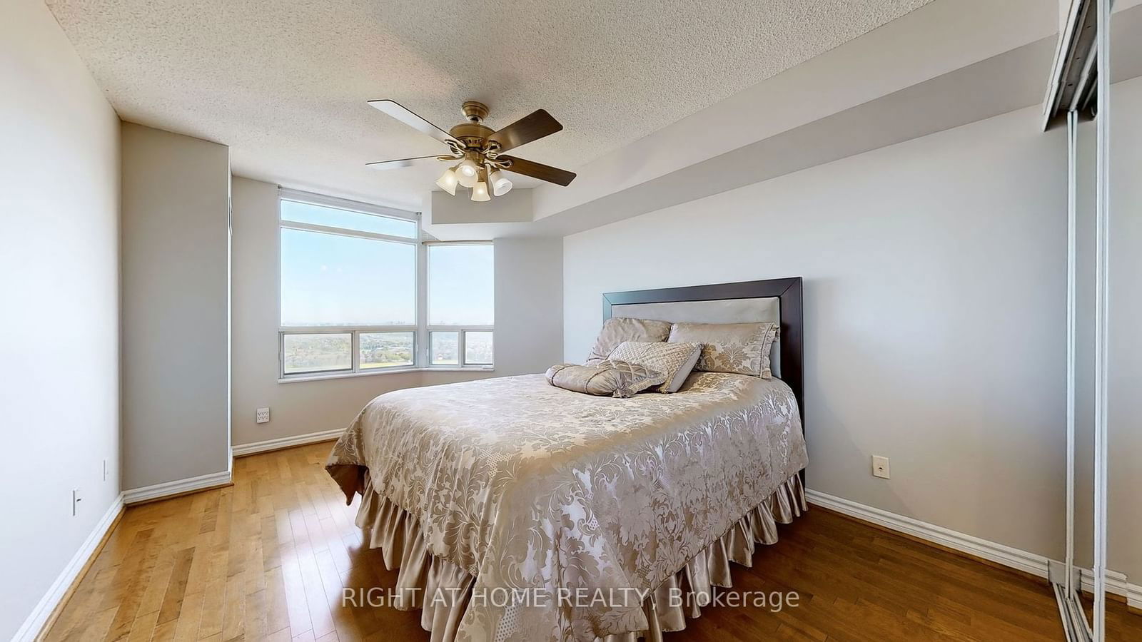 35 Kingsbridge Garden Circ, unit 2108 for sale