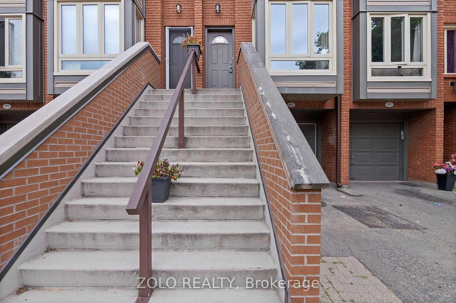 The Brownstones Townhomes, Burlington, Toronto