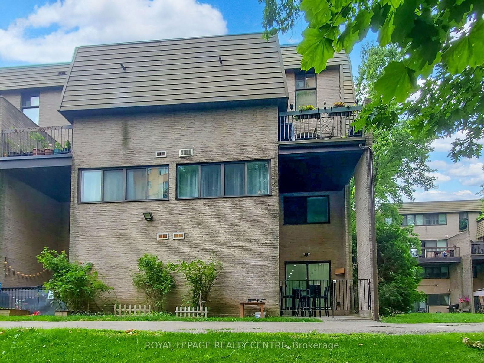 2095 Roche Crt, unit 127 for sale