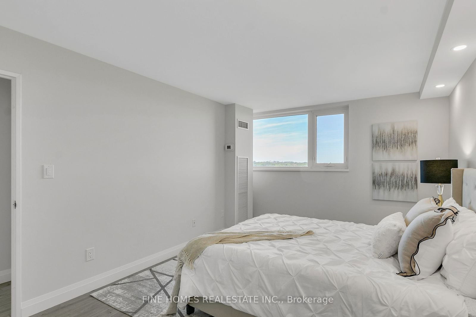 260 Scarlett Rd, unit 1612 for sale