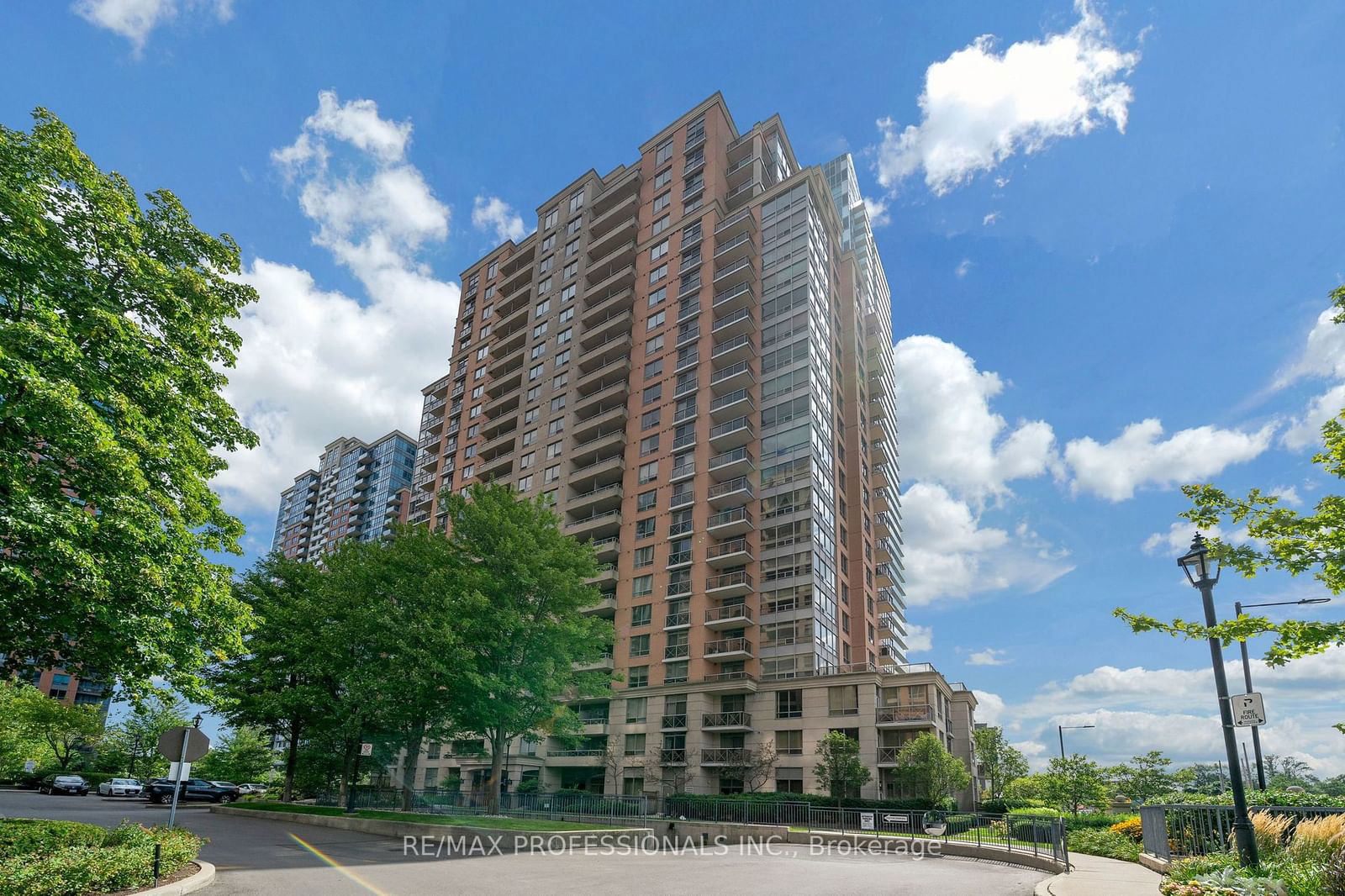 5233 Dundas St, unit 1728 for sale