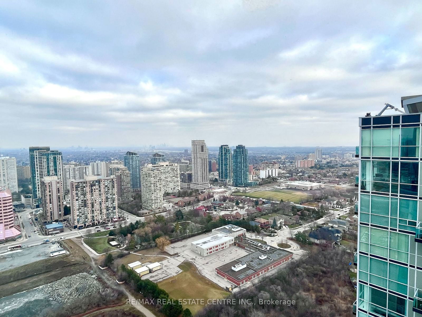 220 Burnhamthorpe Rd W, unit 3503 for rent