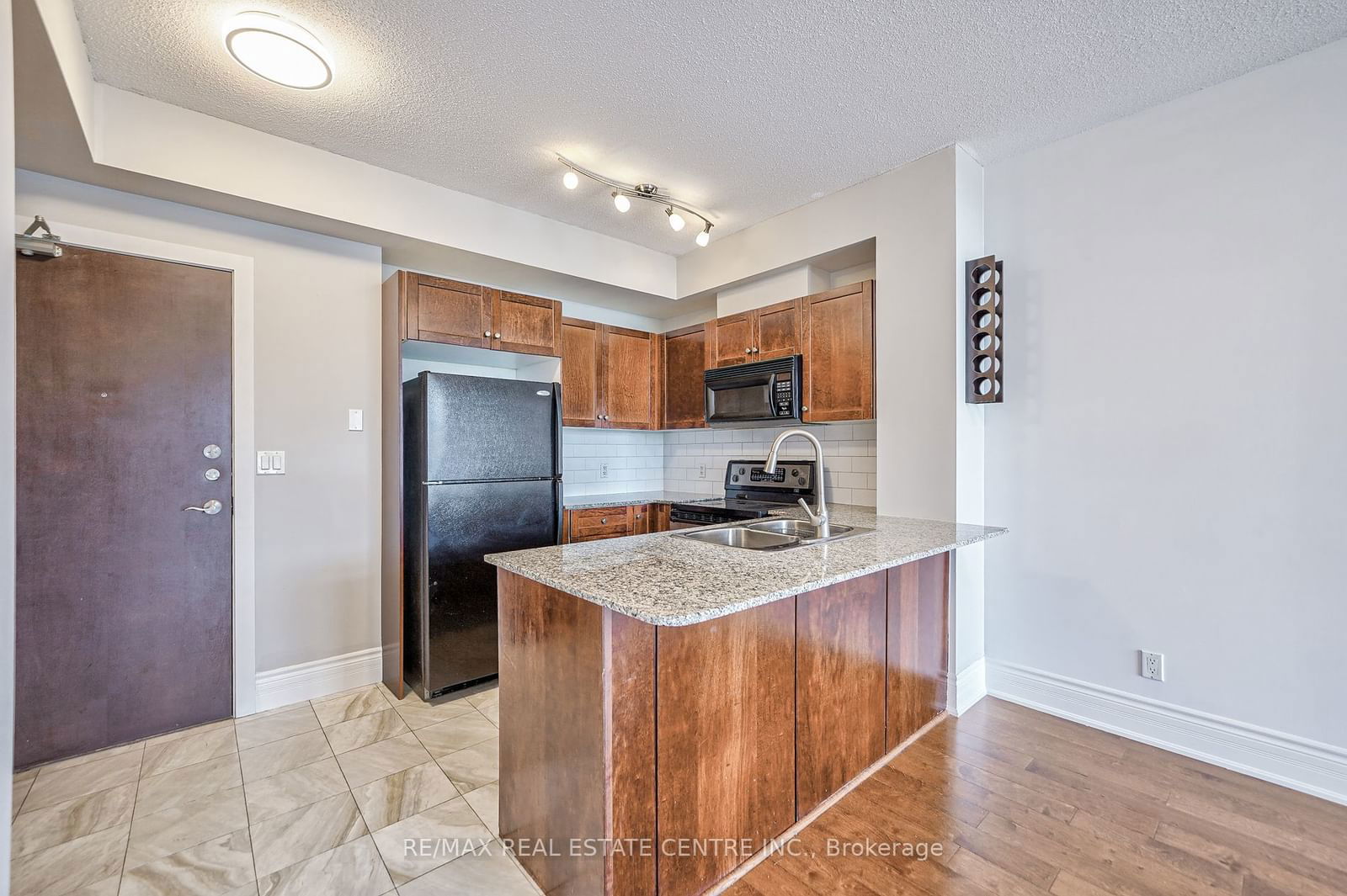 1359 Rathburn Rd E, unit 1604 for sale