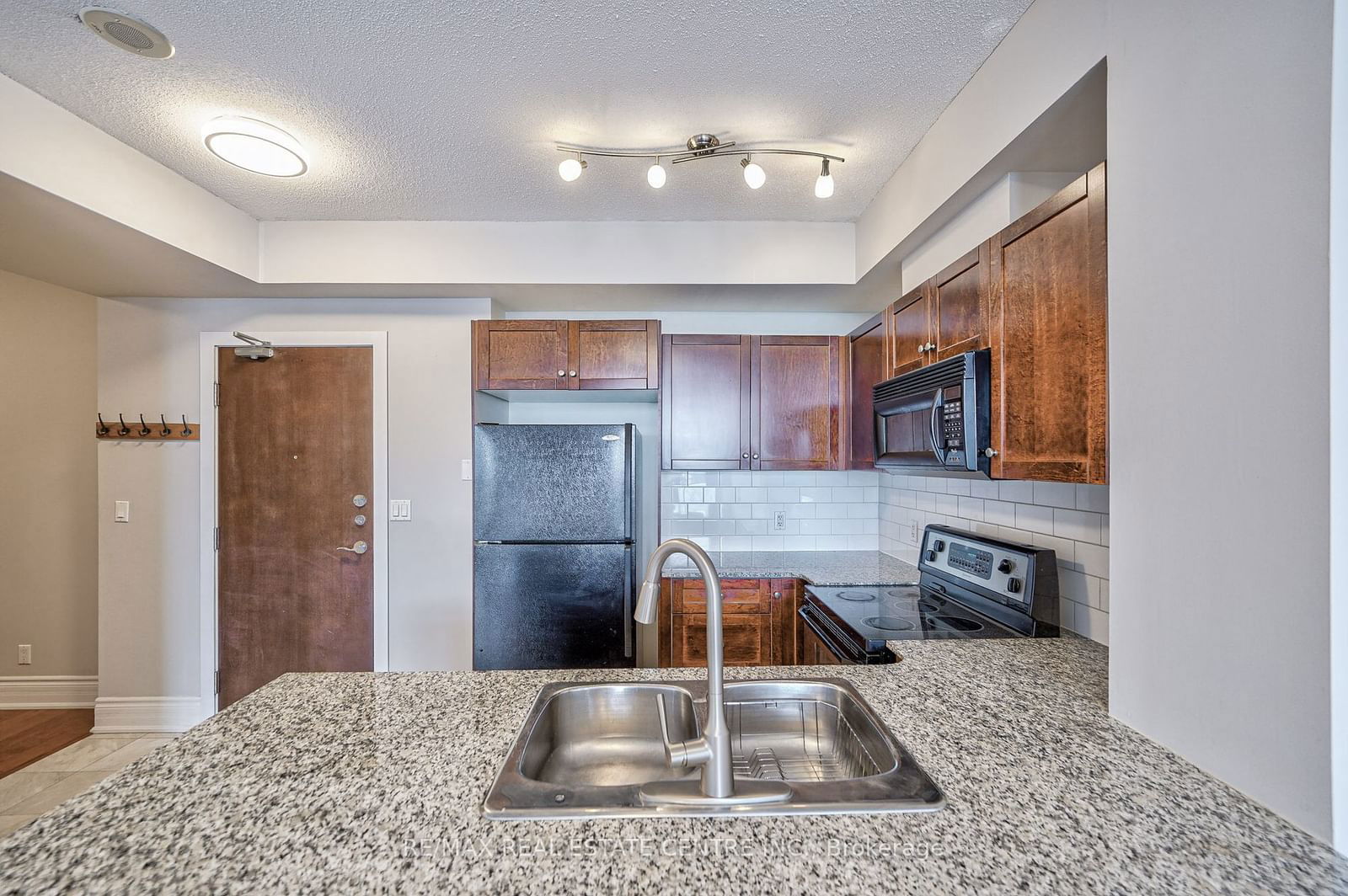 1359 Rathburn Rd E, unit 1604 for sale