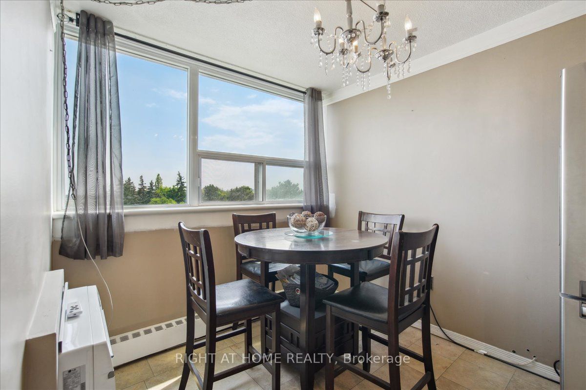 530 Lolita Gdns, unit 410 for sale