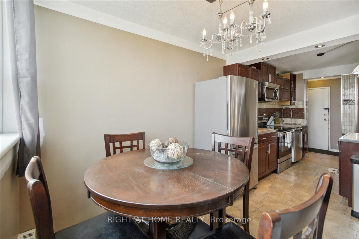 530 Lolita Gdns, unit 410 for sale