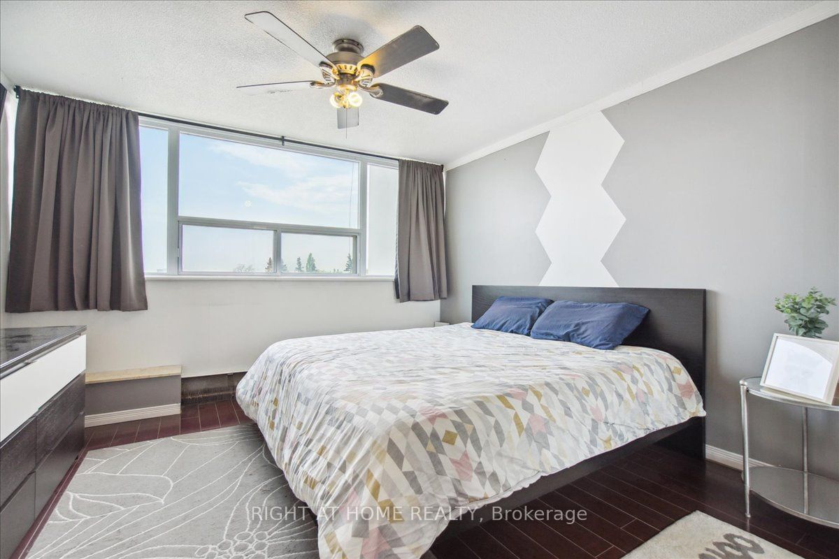 530 Lolita Gdns, unit 410 for sale