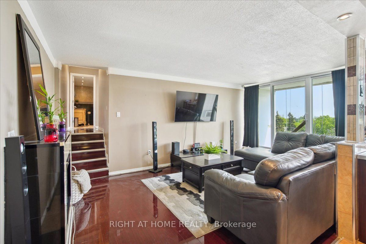 530 Lolita Gdns, unit 410 for sale