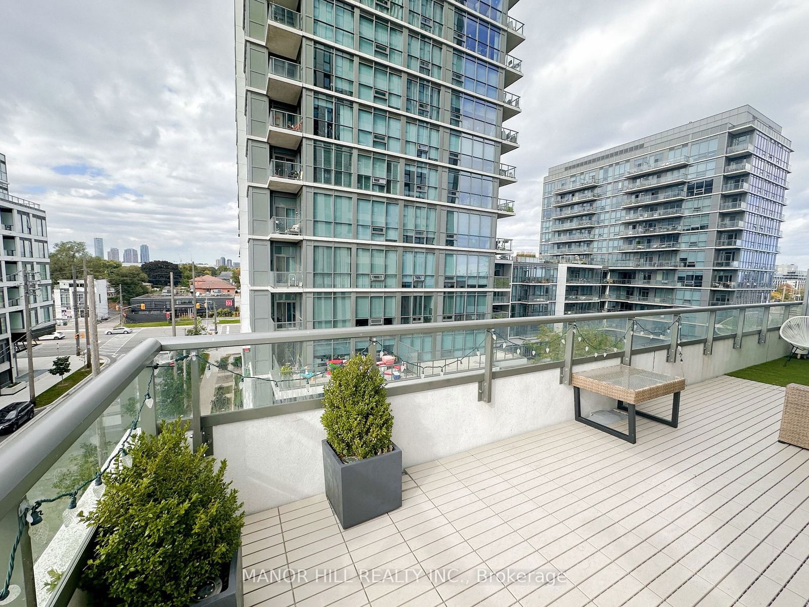 15 Zorra St, unit 408 for sale