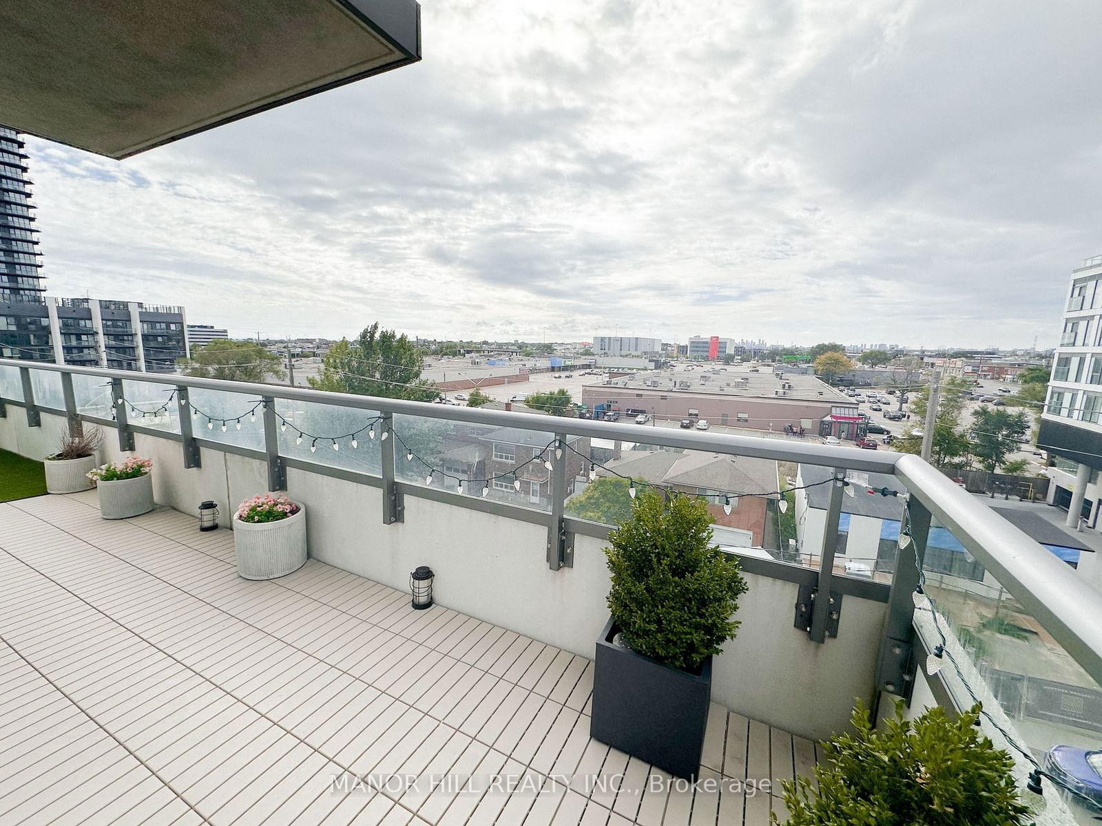 15 Zorra St, unit 408 for sale