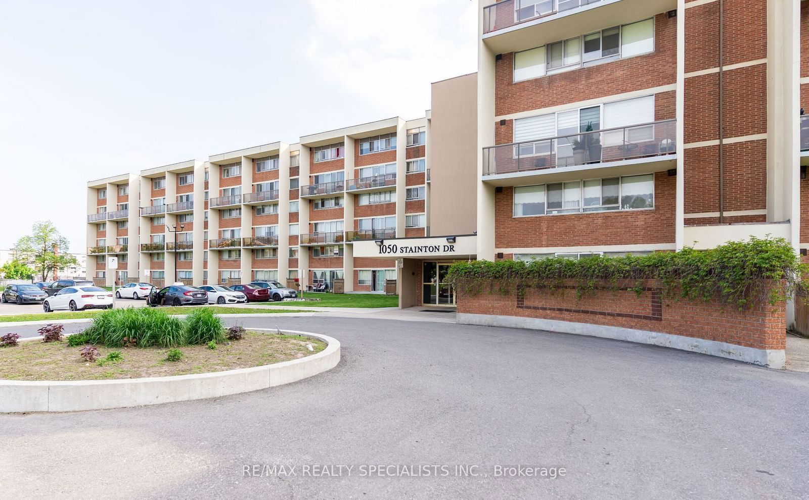 1050 Stainton Dr, unit 103 for rent