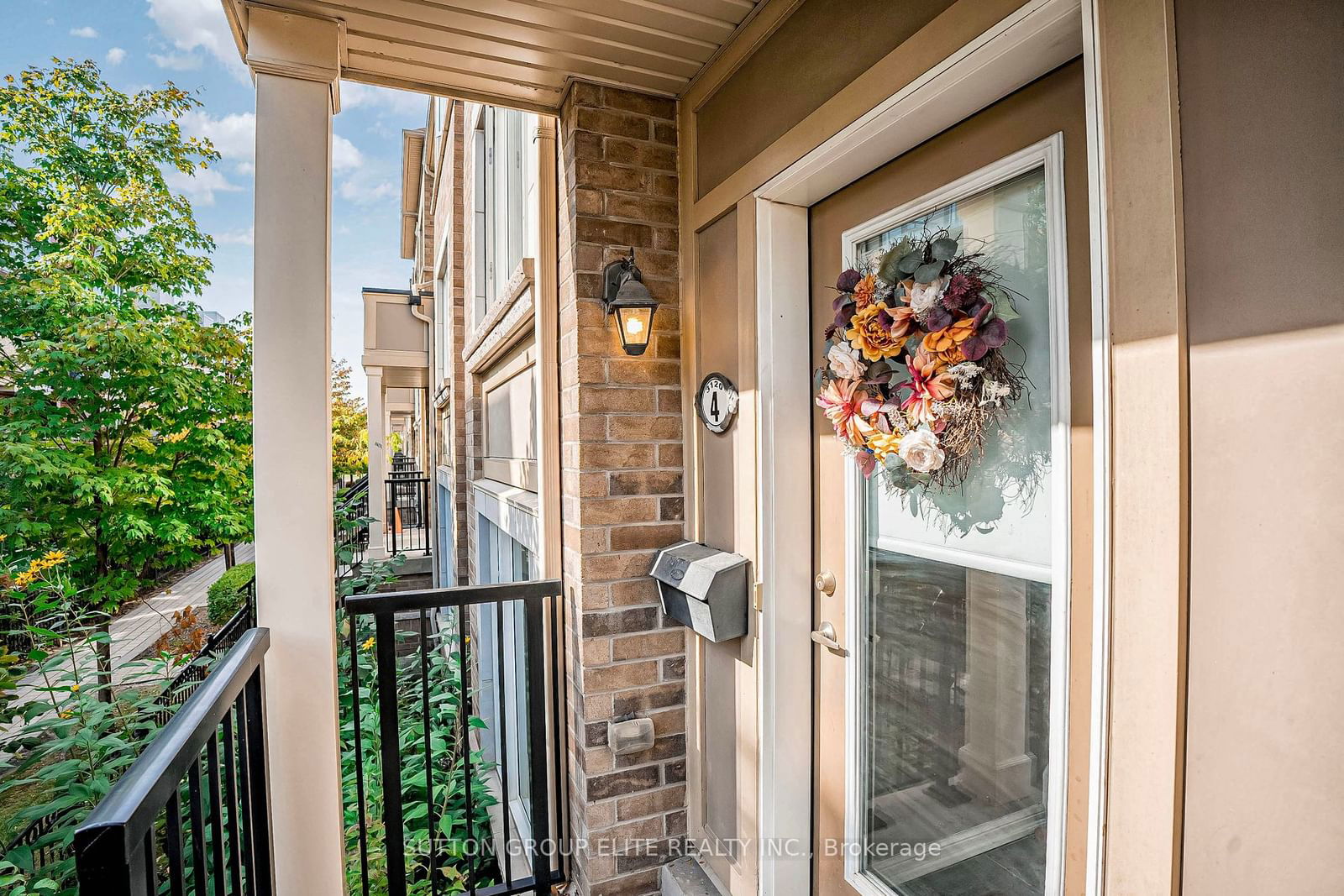 Encore Townhomes, Mississauga, Toronto