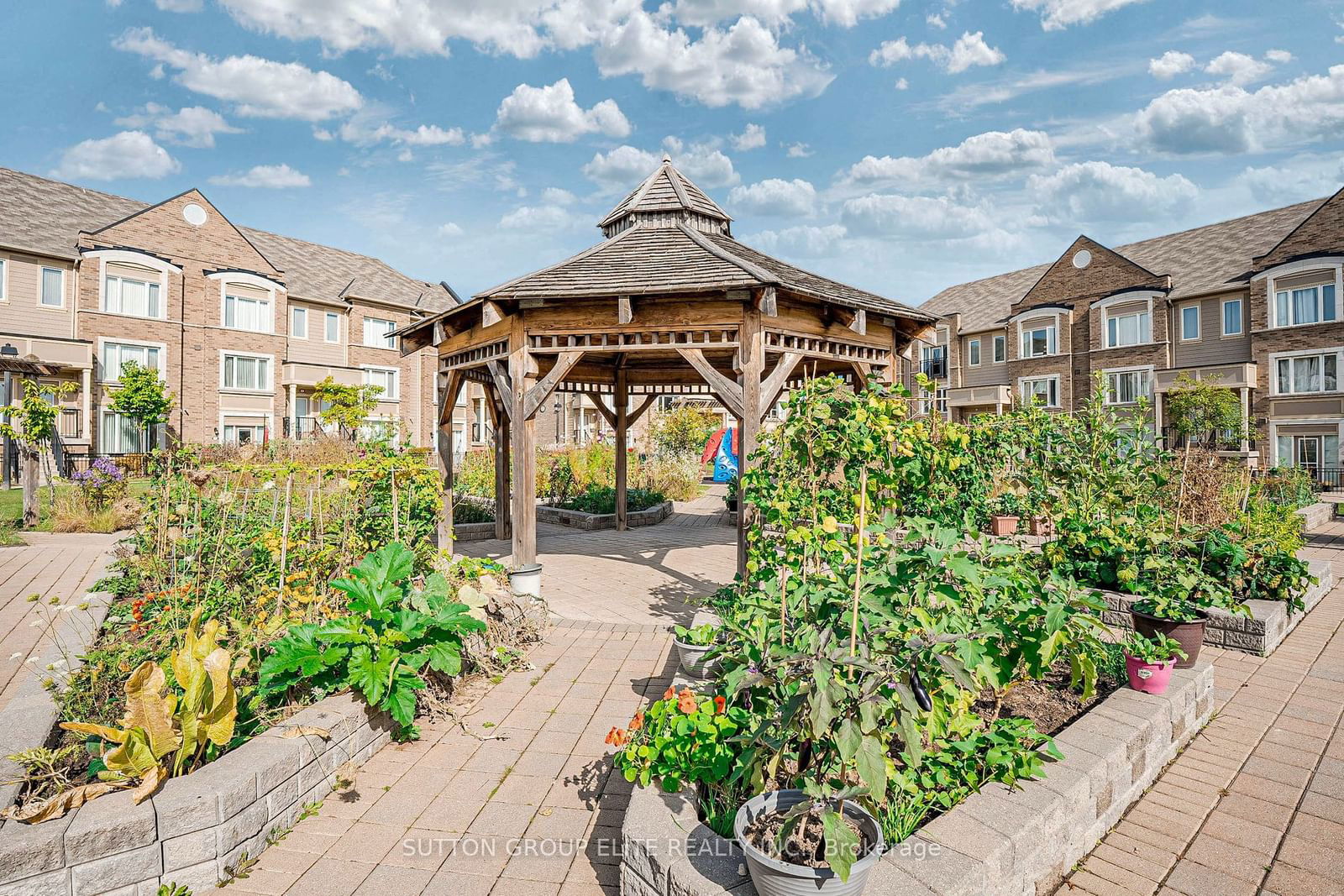 Encore Townhomes, Mississauga, Toronto