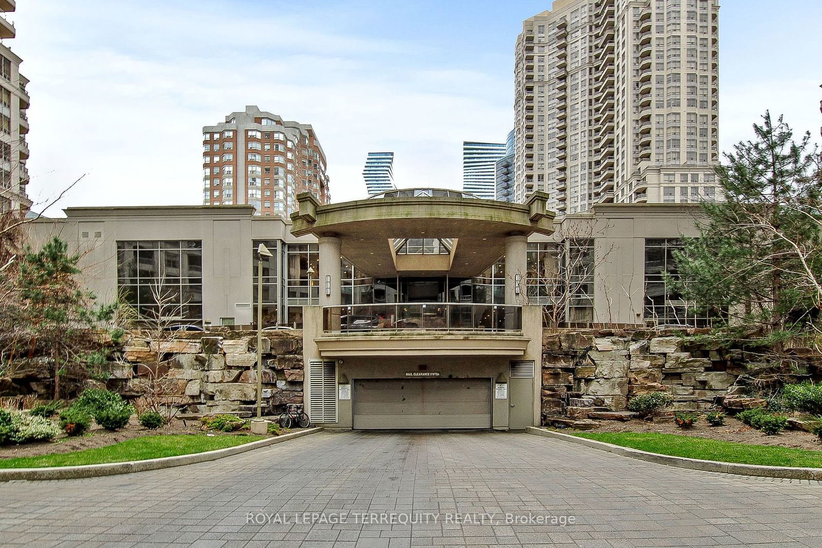 3880 Duke Of York Blvd W, unit 2001 for sale