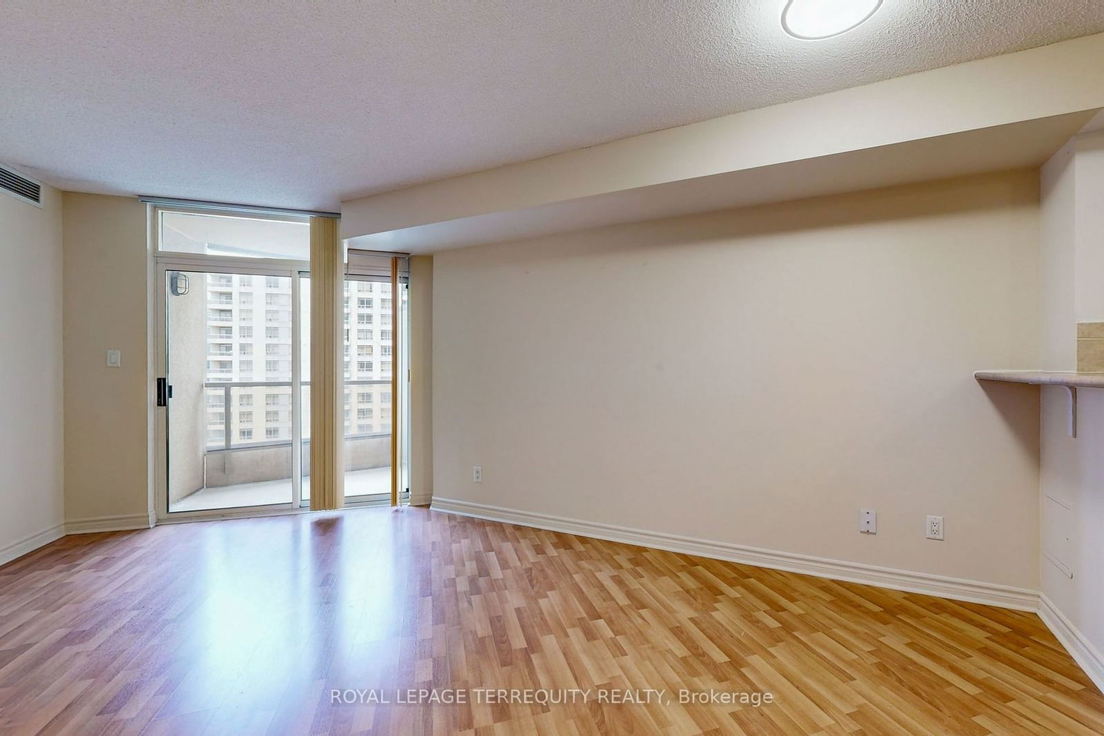 3880 Duke Of York Blvd W, unit 2001 for sale