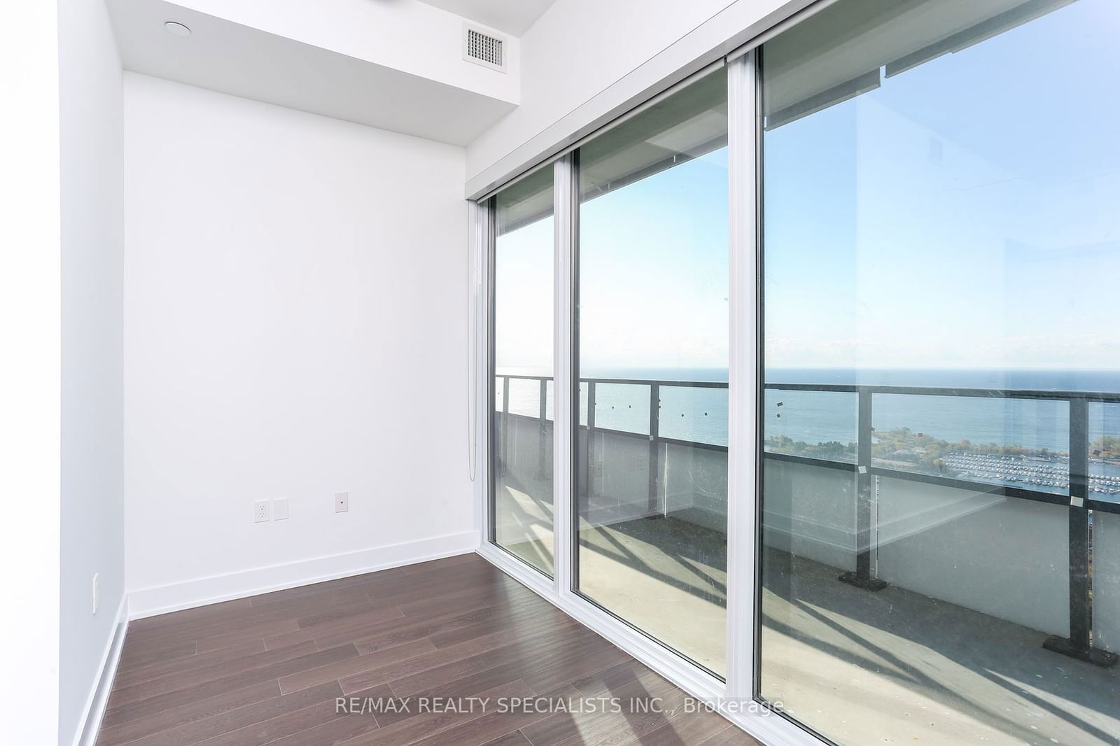 30 Shore Breeze Dr, unit 4220 for rent