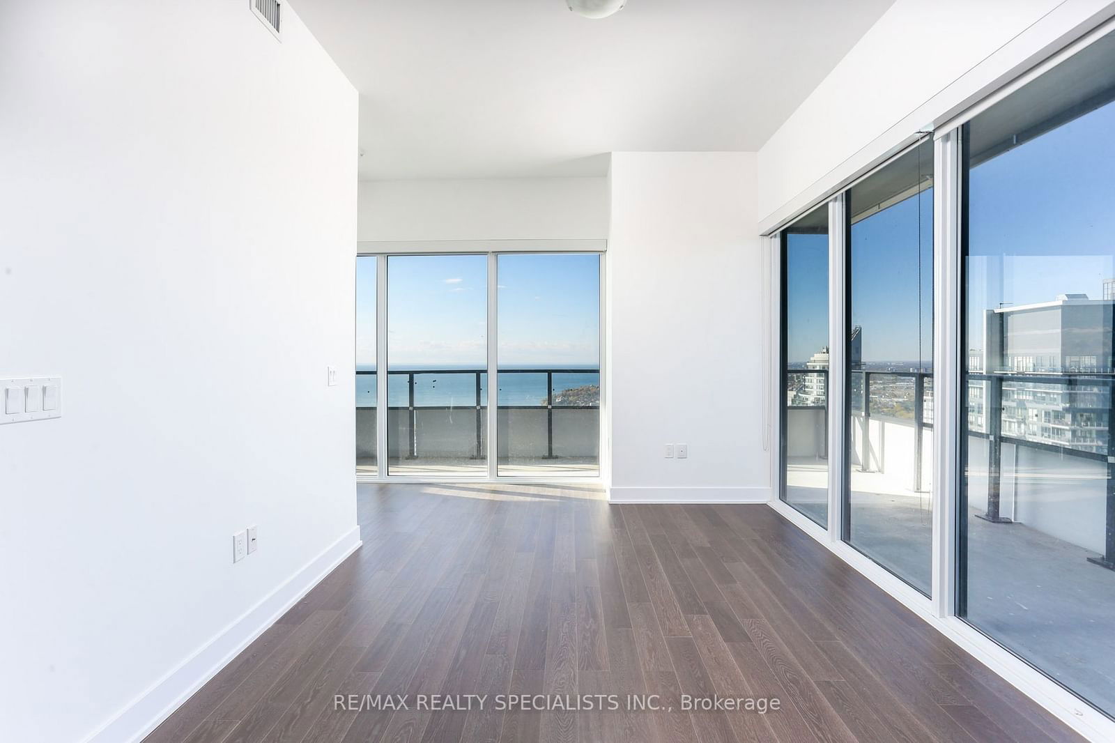 30 Shore Breeze Dr, unit 4220 for rent