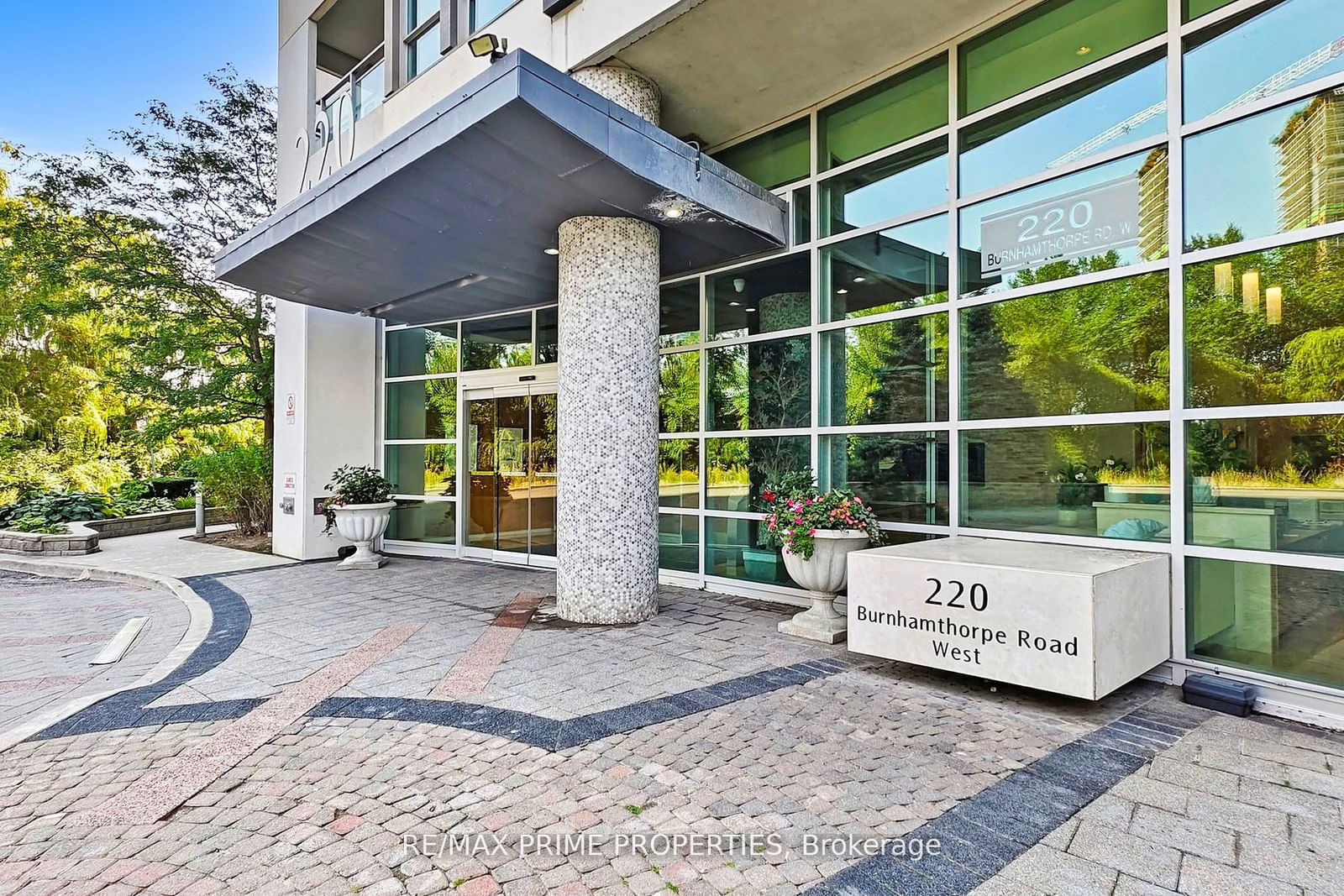 220 Burnhamthorpe Rd W, unit 205 for sale