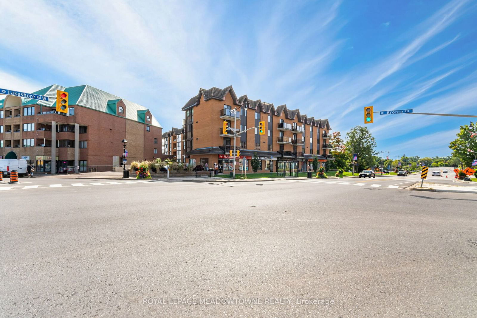 102 Bronte Rd, unit 203 for sale