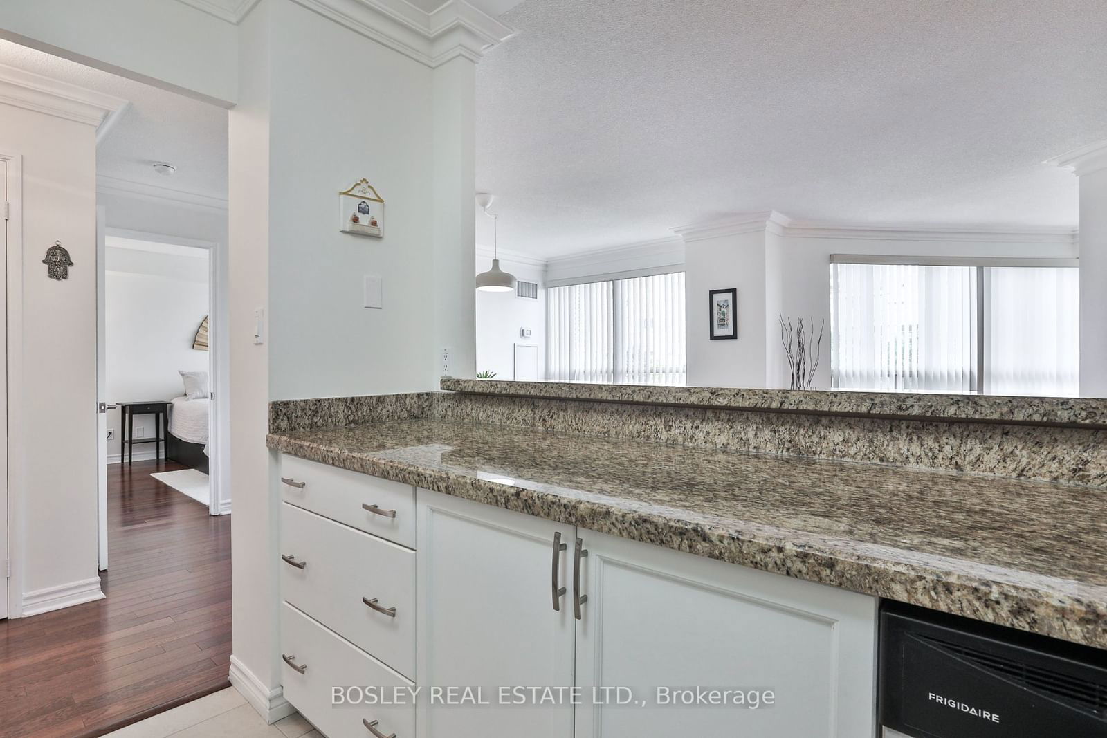 2267 Lake Shore Blvd, unit 420 for sale