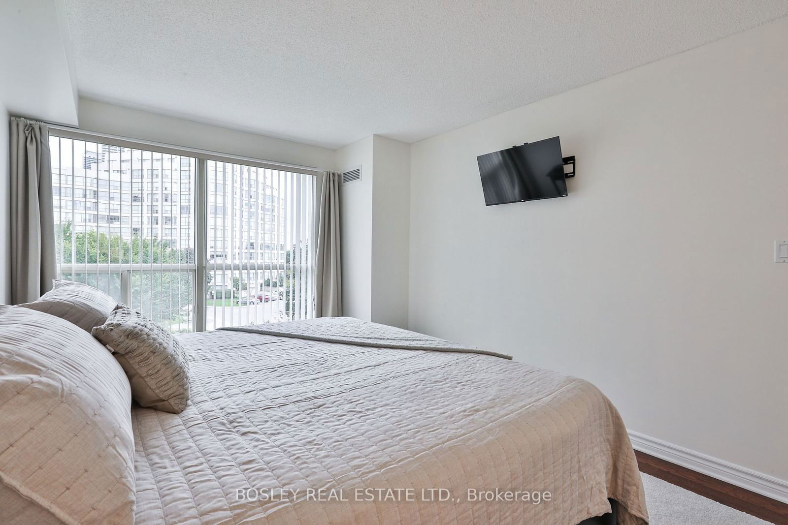 2267 Lake Shore Blvd, unit 420 for sale