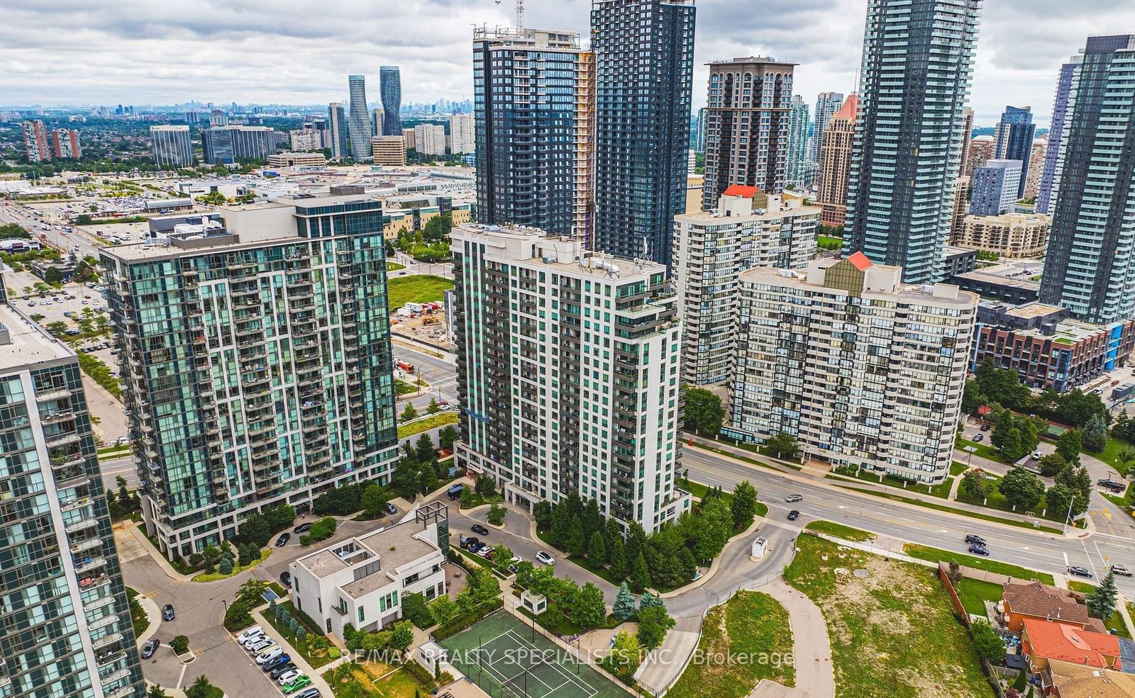 Universal Condos, Mississauga, Toronto