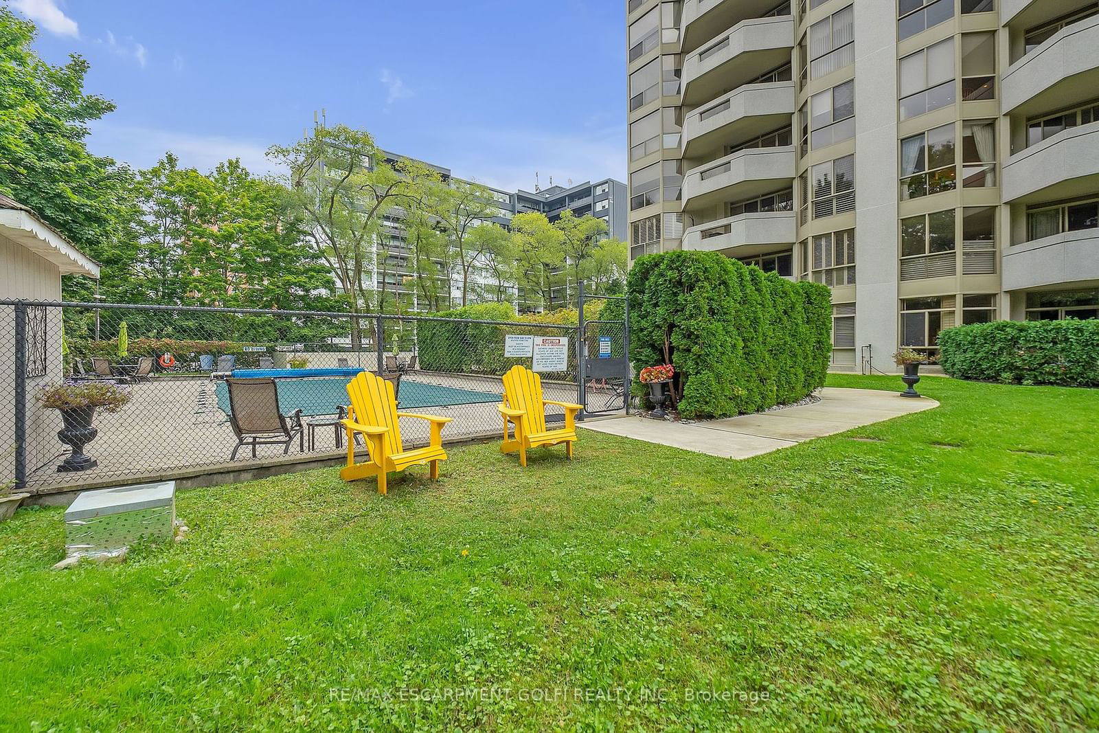 1237 North Shore Blvd E, unit 903 for sale