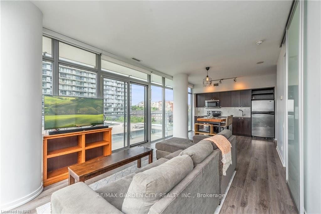 103 The QUEENSWAY, unit #405 for sale