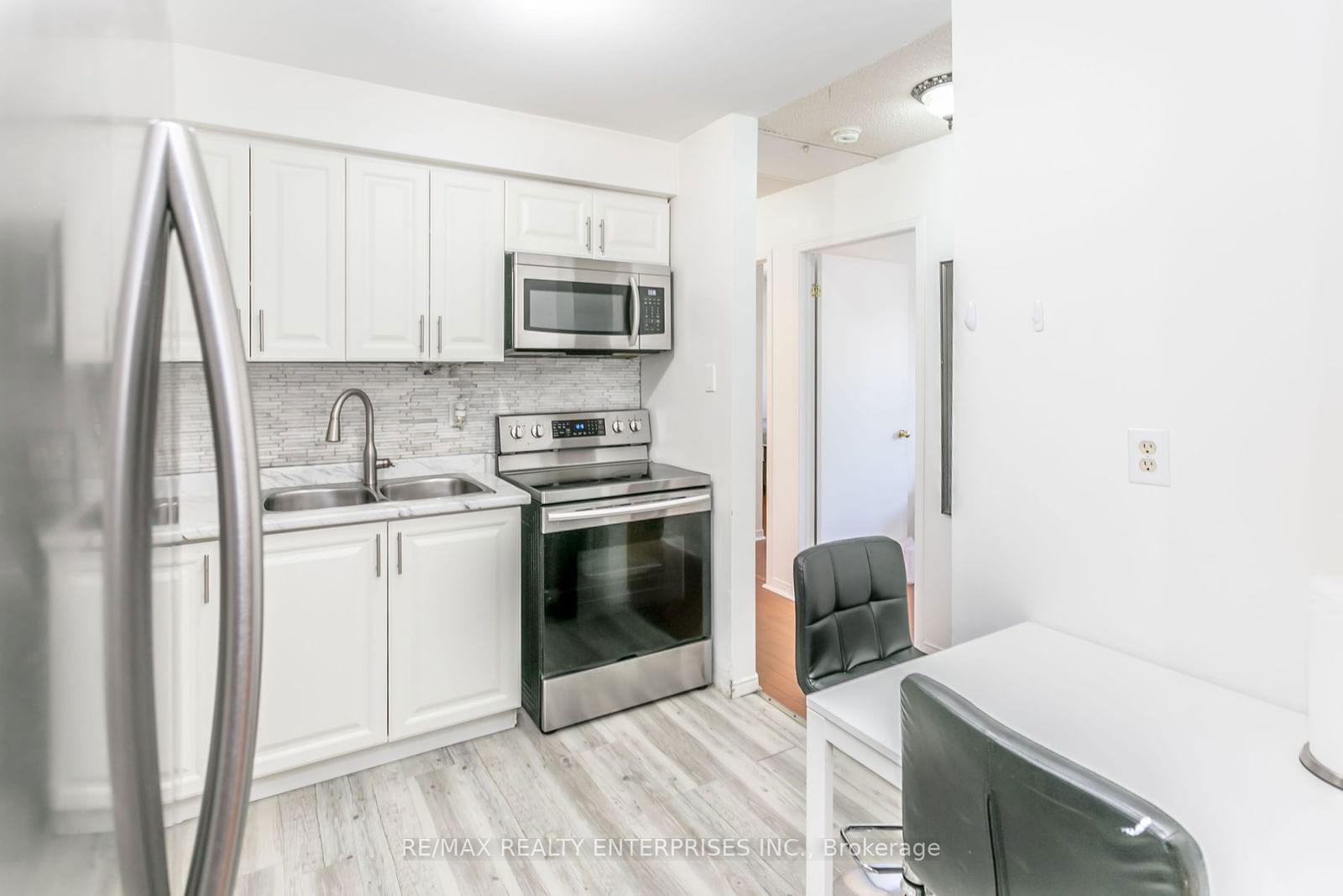 211 Forum Dr, unit 305B for sale