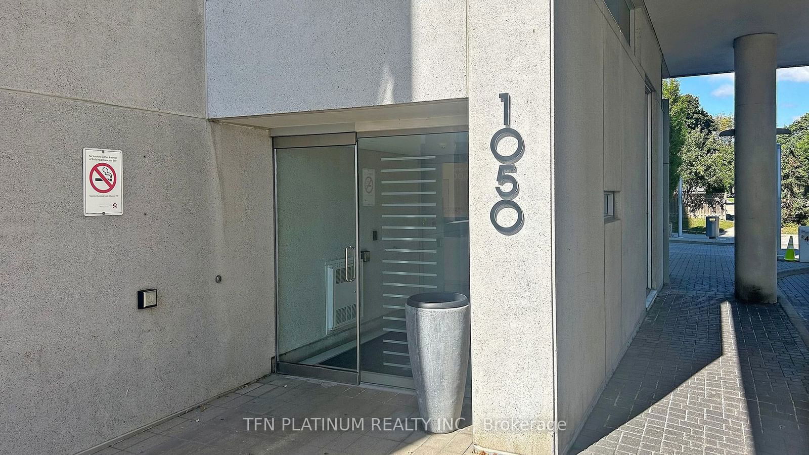 1050 The Queensway, unit 416 for sale