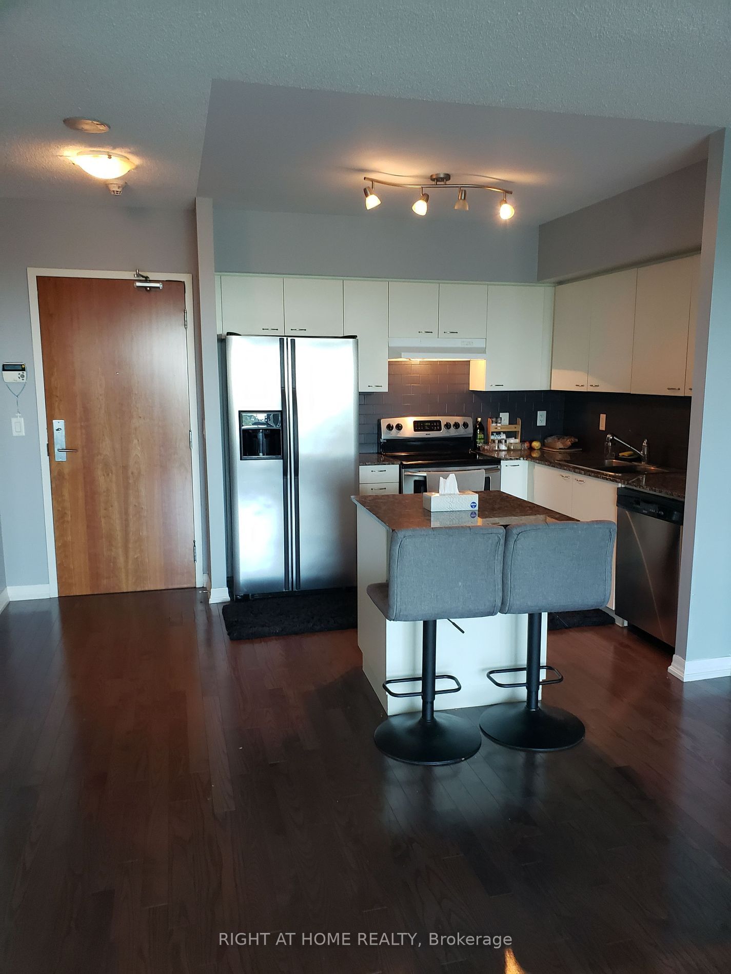 1403 Royal York Rd, unit 1115 for rent