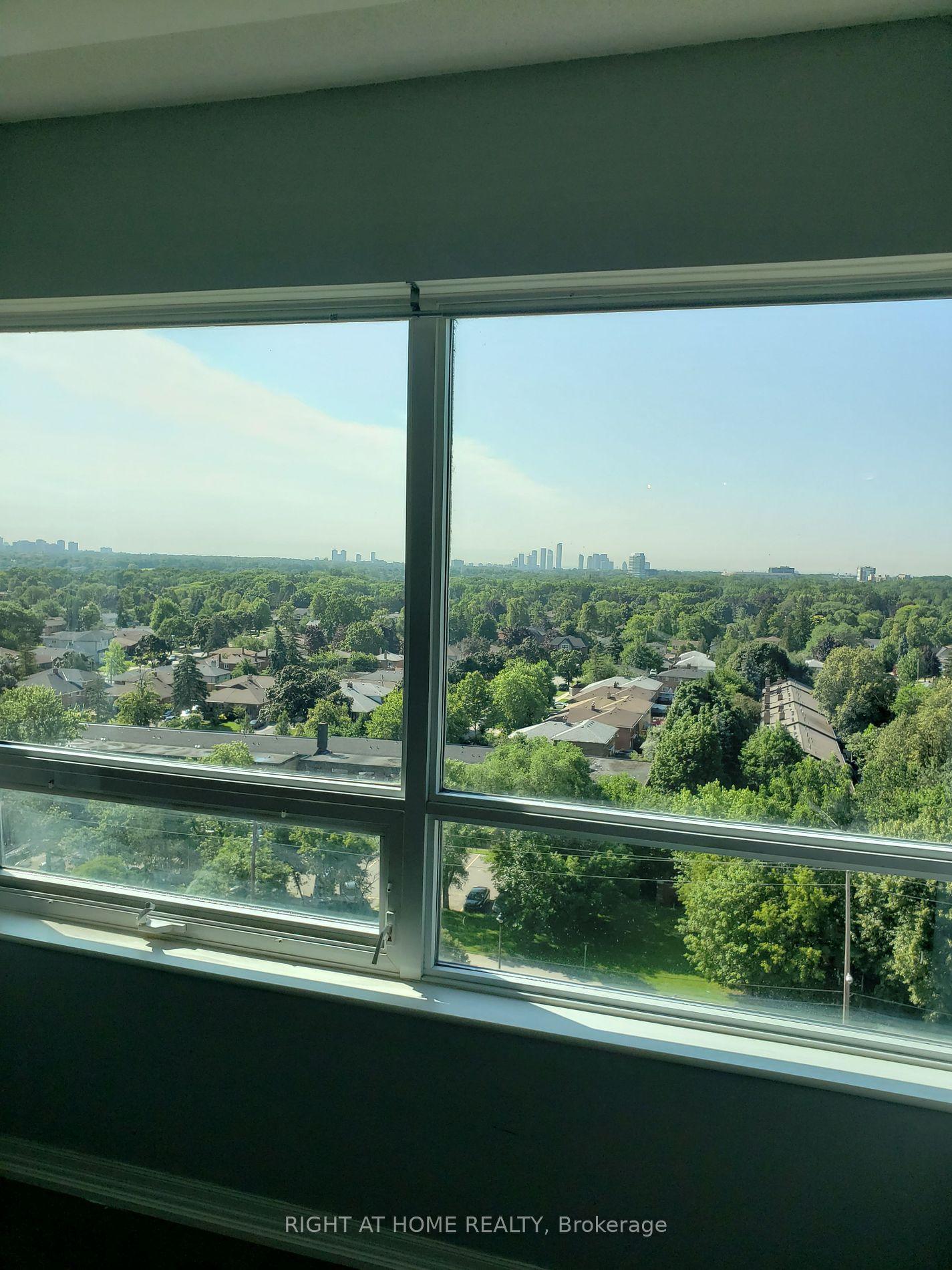 1403 Royal York Rd, unit 1115 for rent