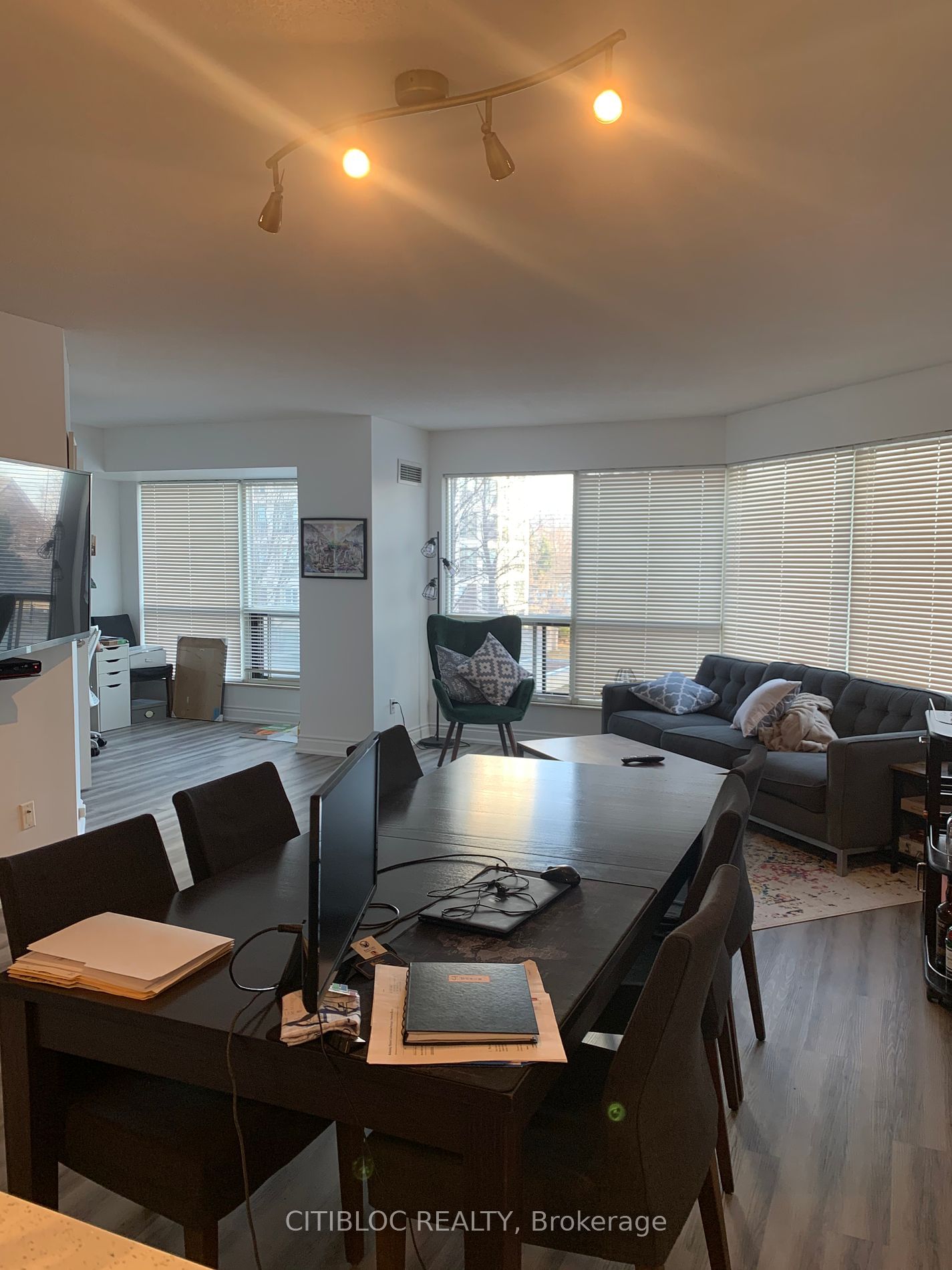 2269 Lake Shore Blvd W, unit 310 for rent