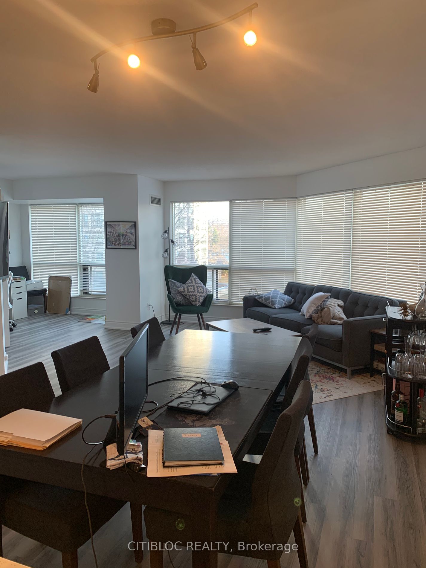 2269 Lake Shore Blvd W, unit 310 for rent