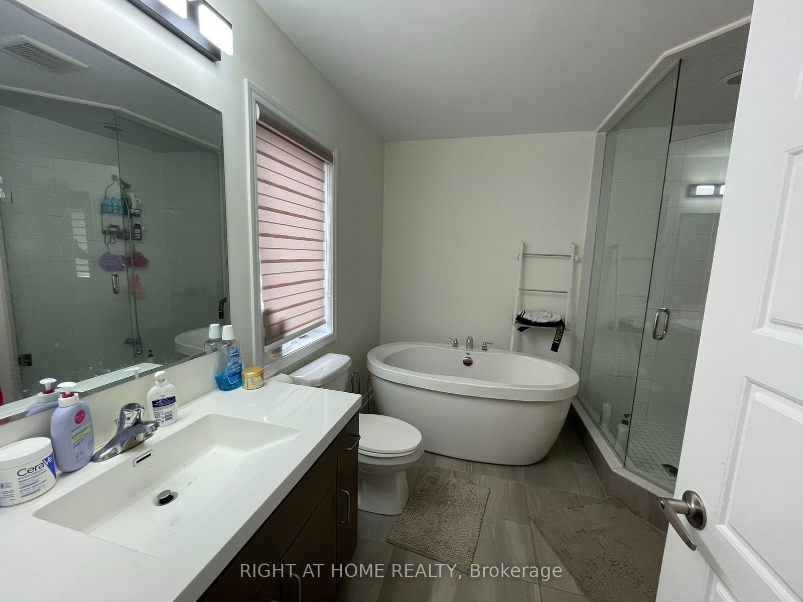 1222 Rose Way, unit 21Upper for rent