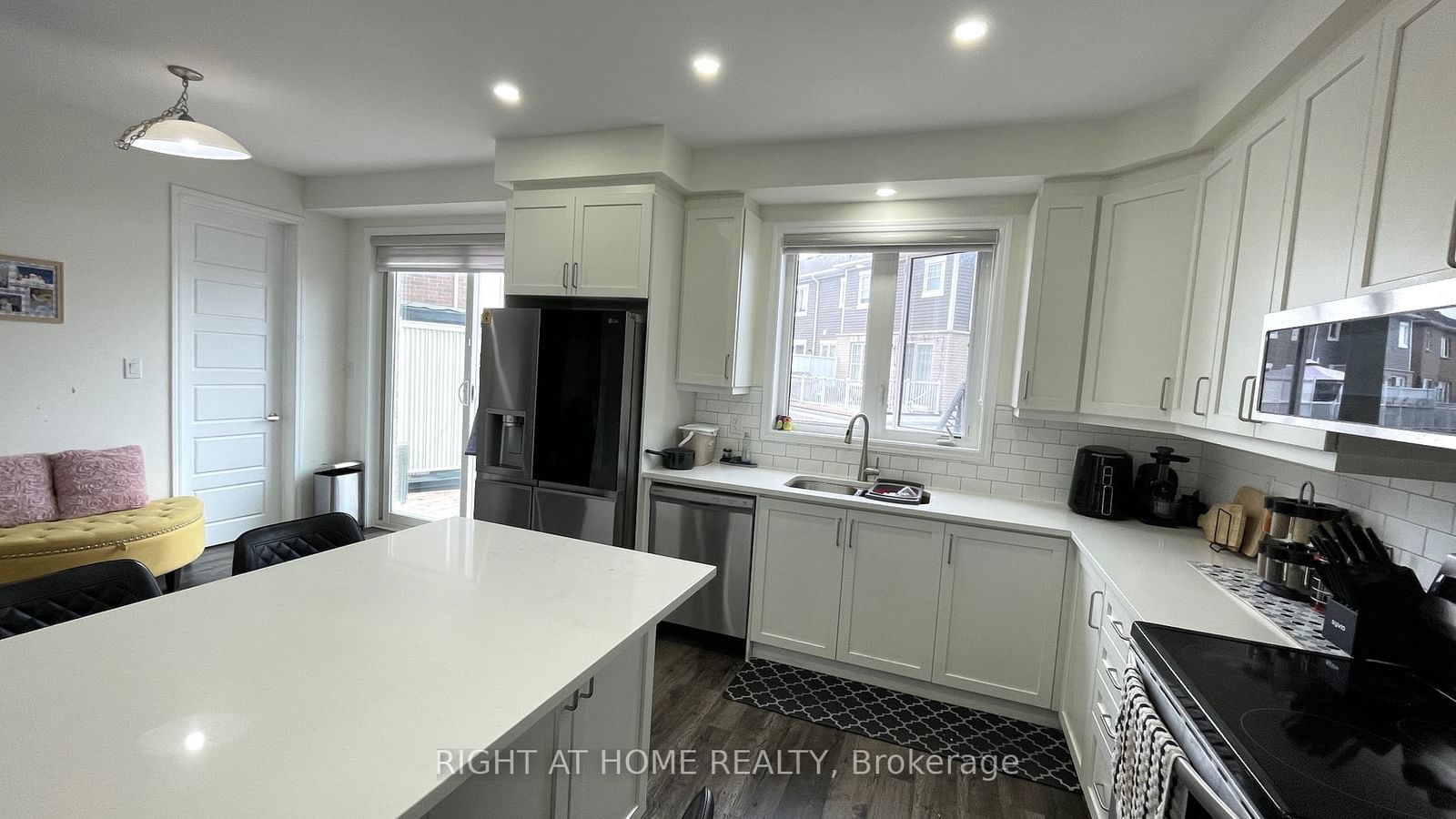 1222 Rose Way, unit 21Upper for rent