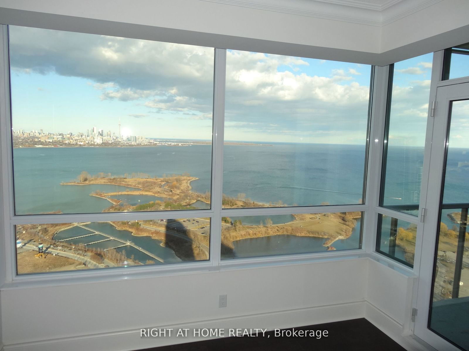 2230 Lake Shore Blvd W, unit 4304 for sale