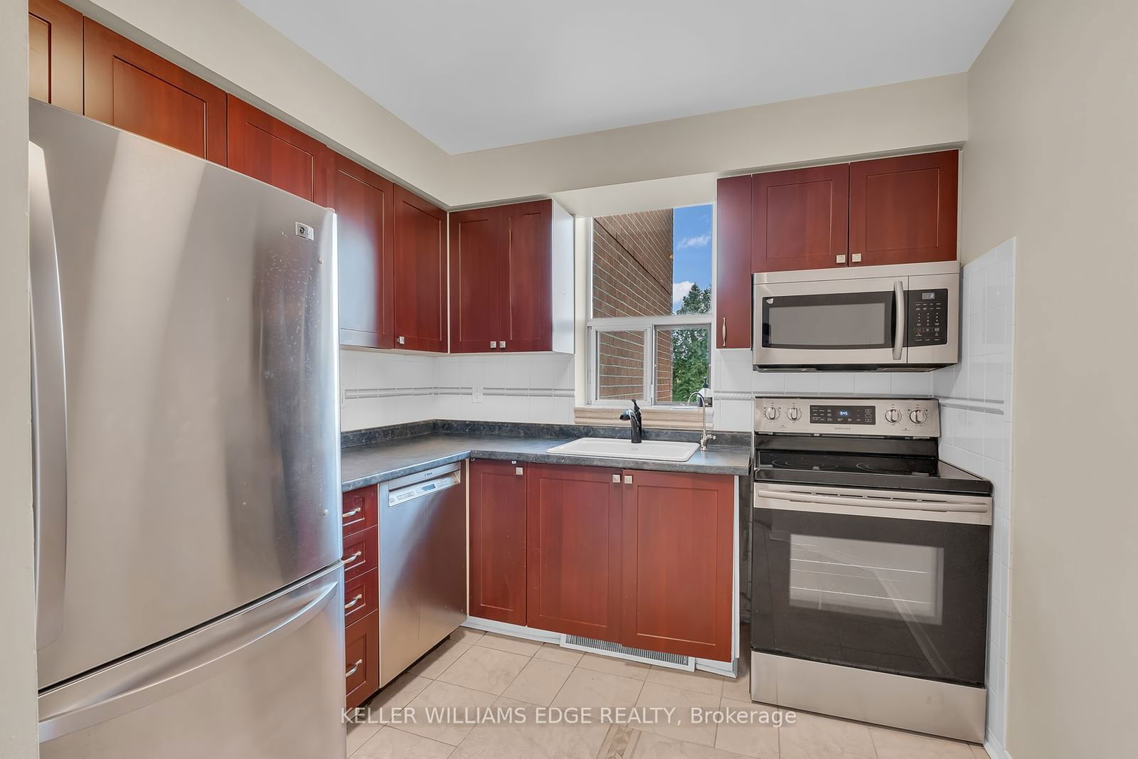 1270 Maple Crossing Blvd, unit 409 for sale