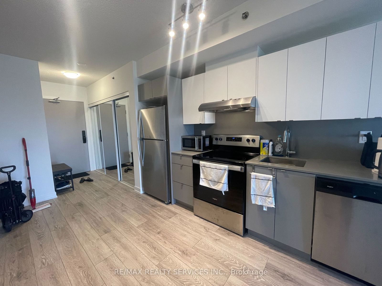 3200 Dakota Common, unit B906 for rent