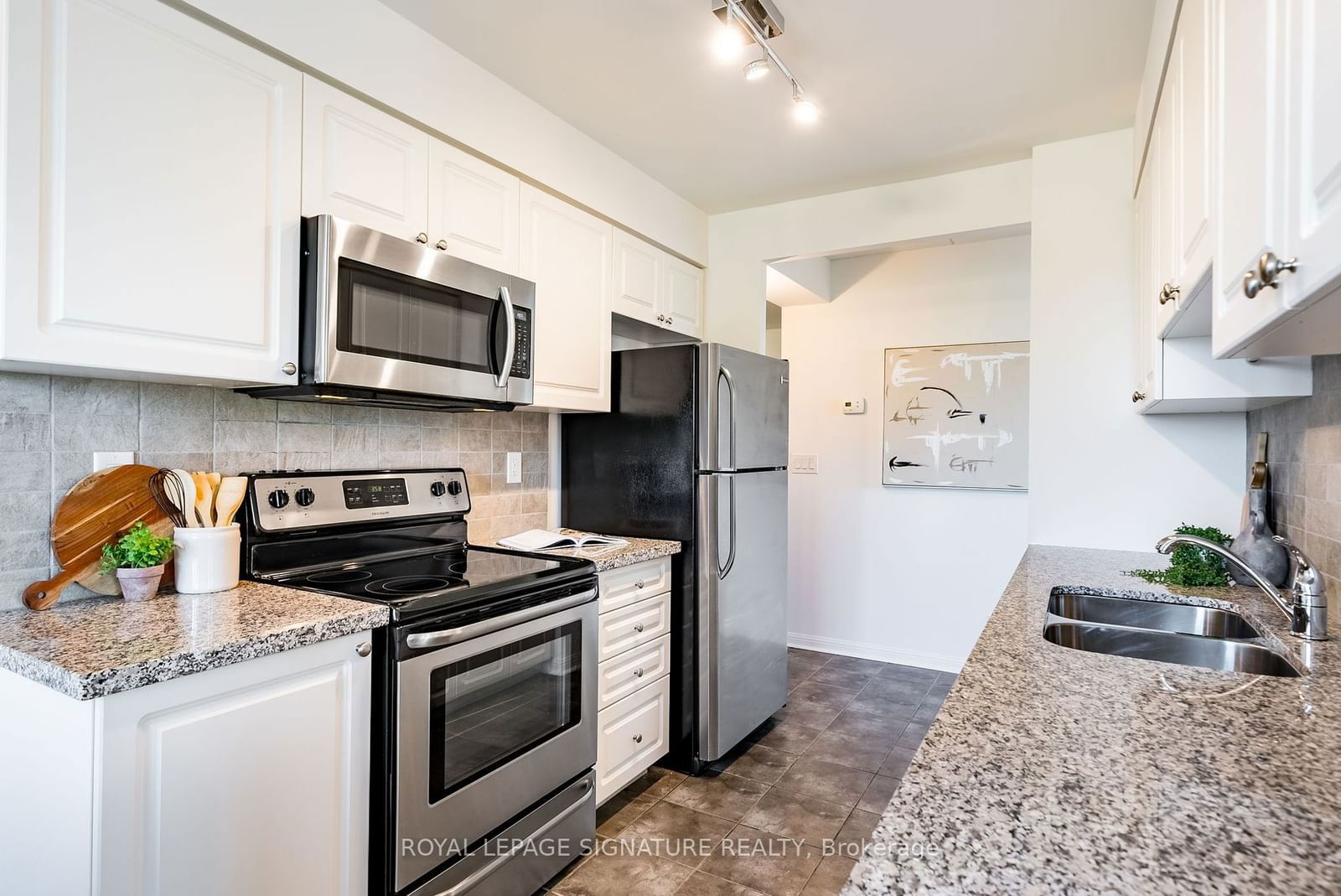 65 Via Rosedale Way, unit 304 for sale