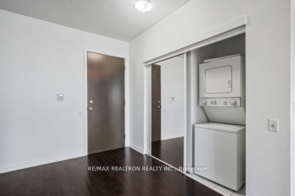 105 The Queensway Ave, unit 504 for rent