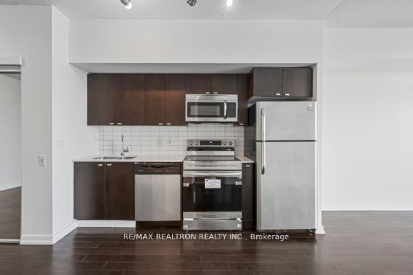 105 The Queensway Ave, unit 504 for rent