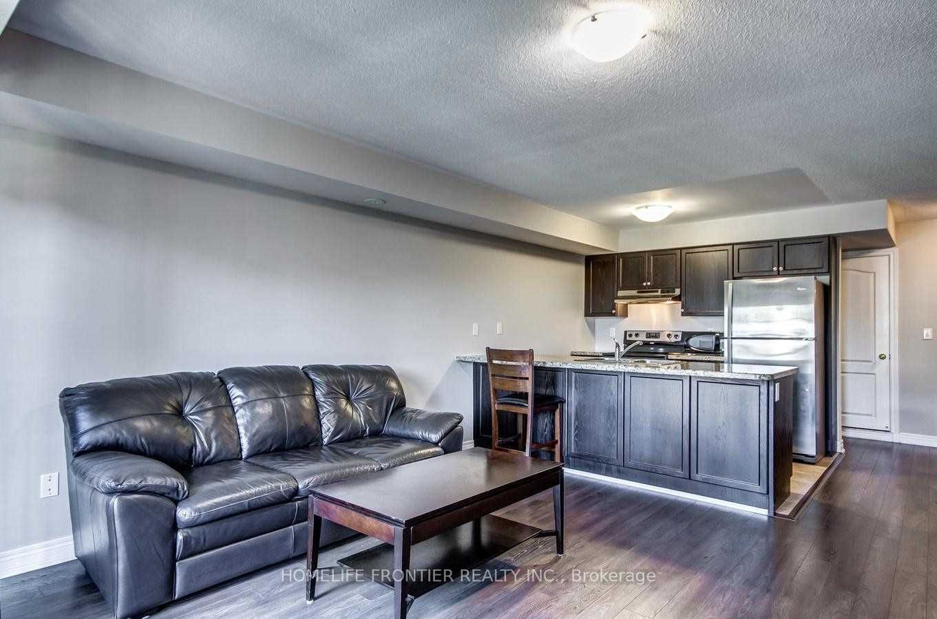 137 Isaac Devins Blvd, unit 6 for sale