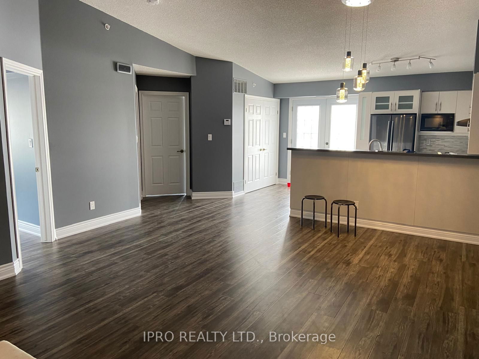 1470 Bishops Gate W, unit 401 for rent