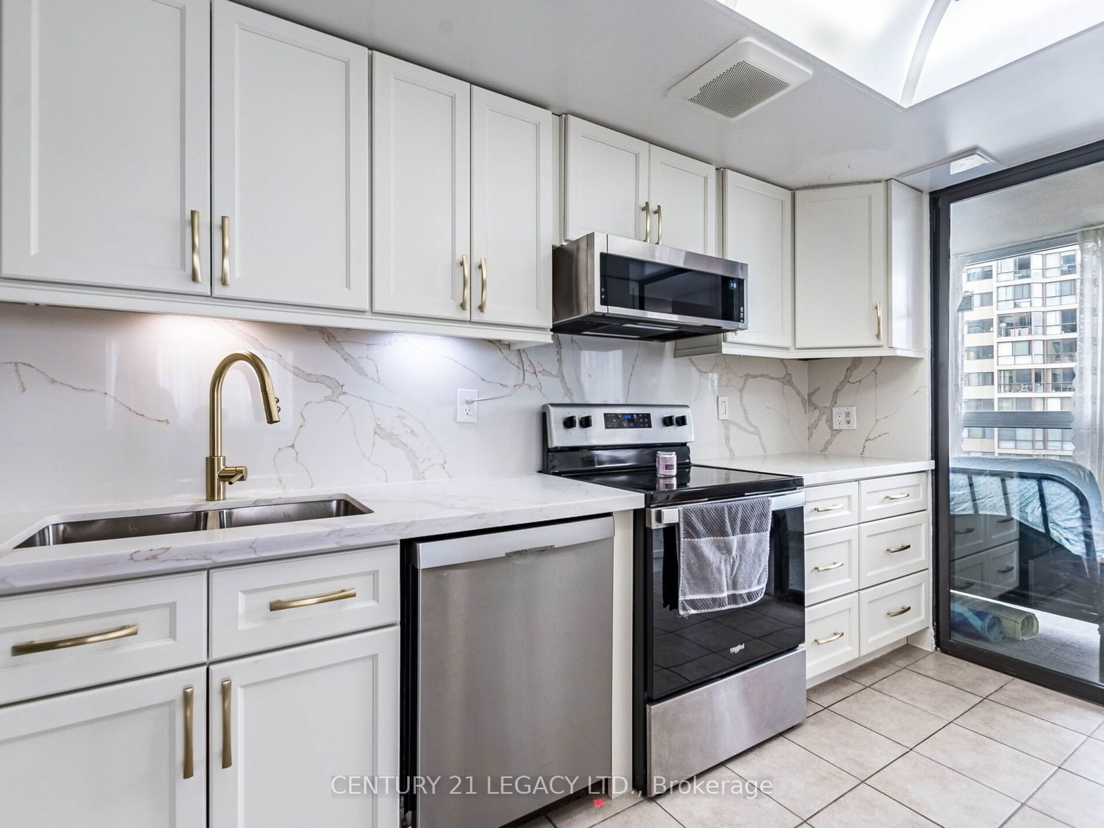 8 Lisa St E, unit 1402 for sale