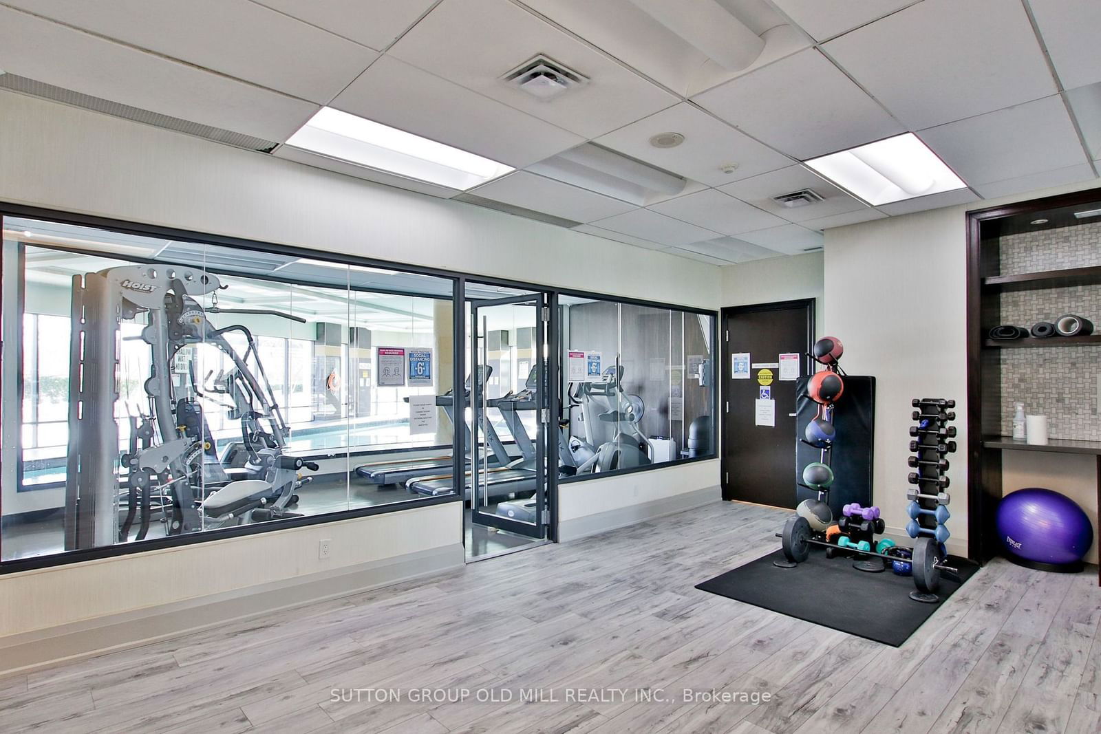 1135 Royal York Rd, unit 214 for sale