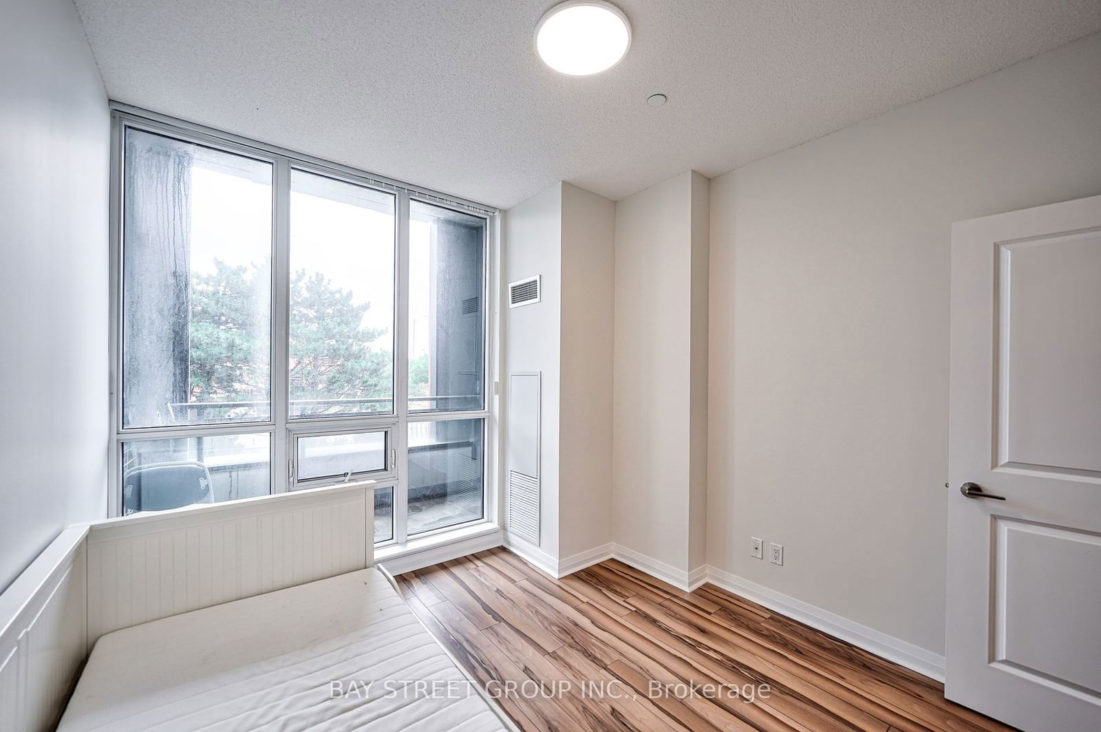 55 Eglinton Ave W, unit 108 for rent