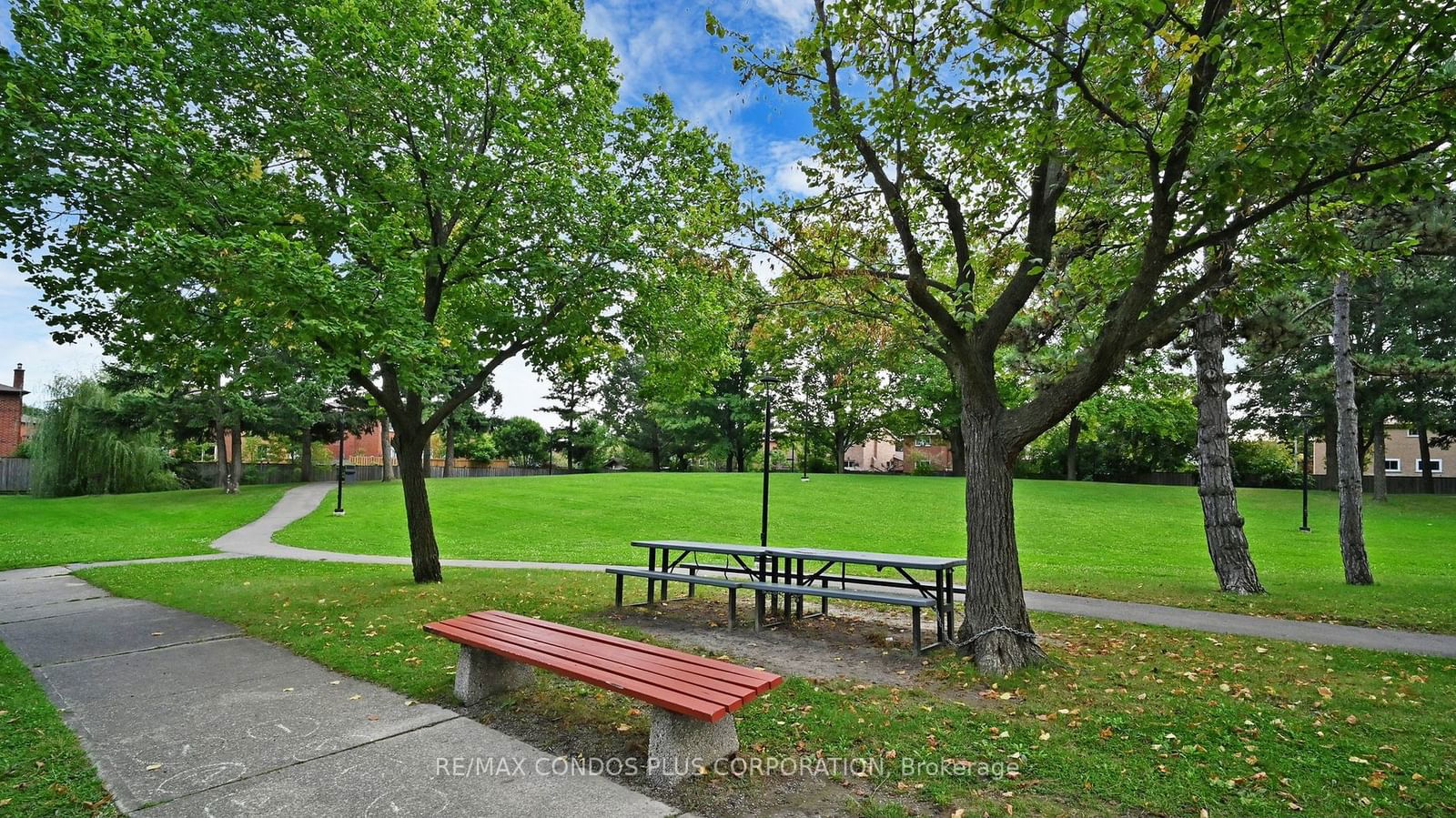 Willow Walk Condos, Mississauga, Toronto