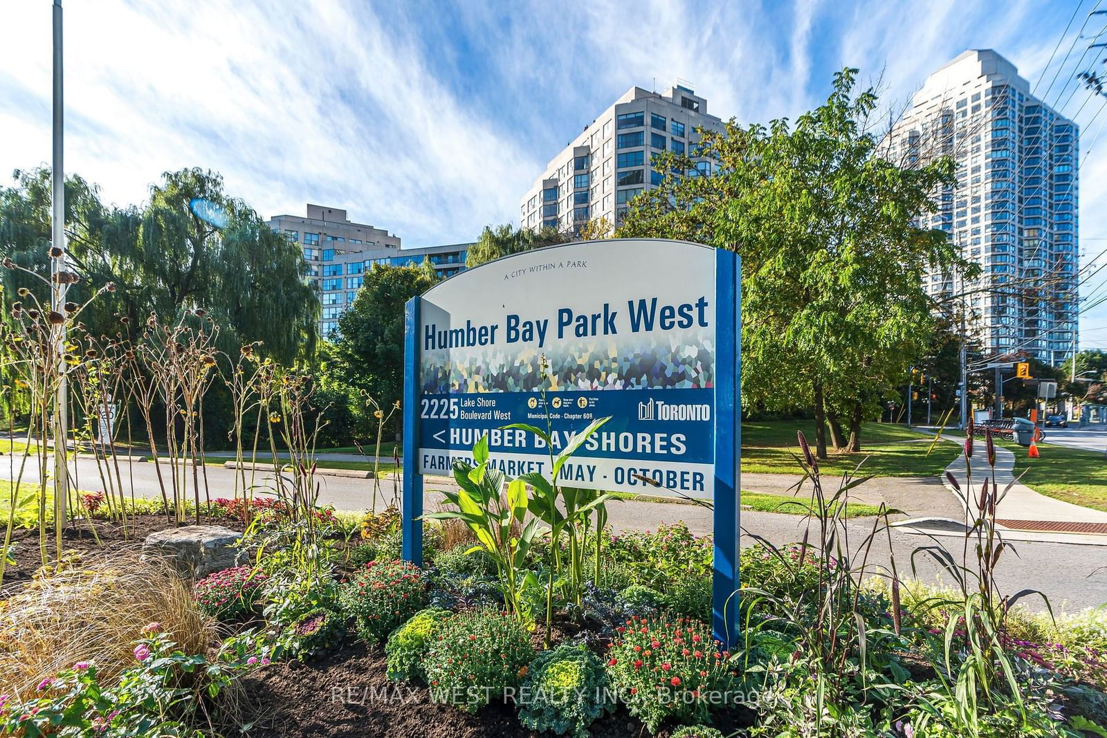 10 Park Lawn Rd, unit 1705 for sale