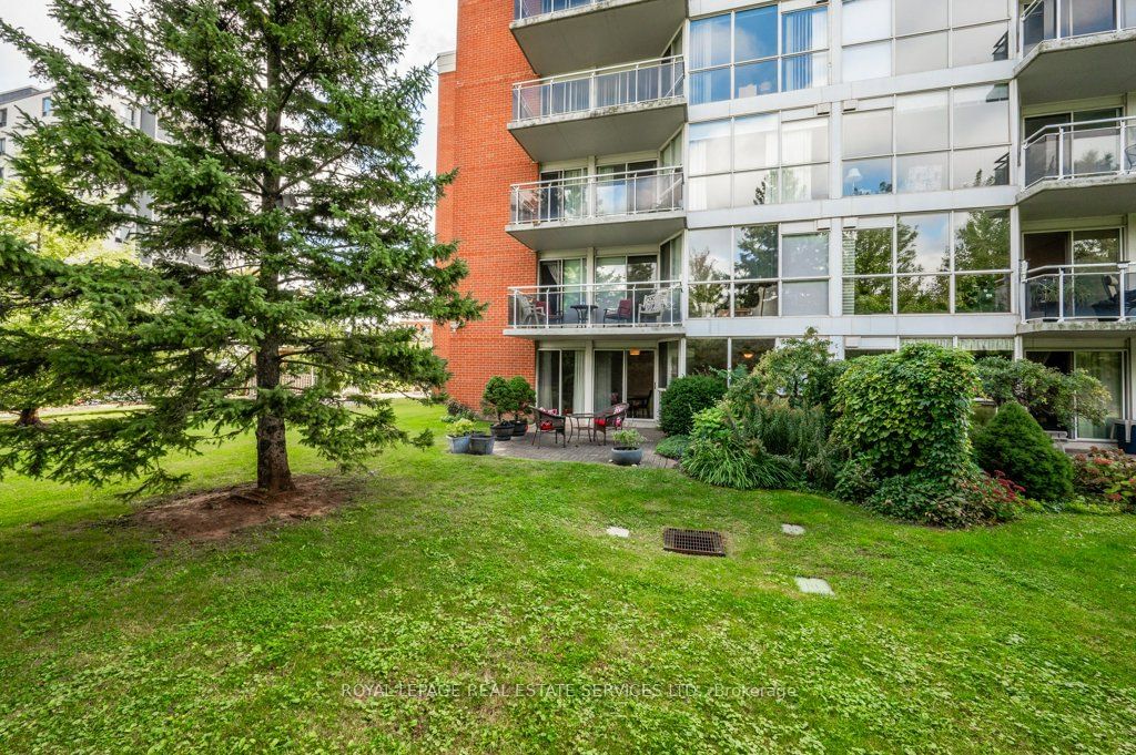 1071 Queens Ave, unit 104 for sale